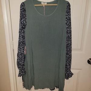 🆕 UMGEE sage green floral and leopard print long sleeve mini dress size medium